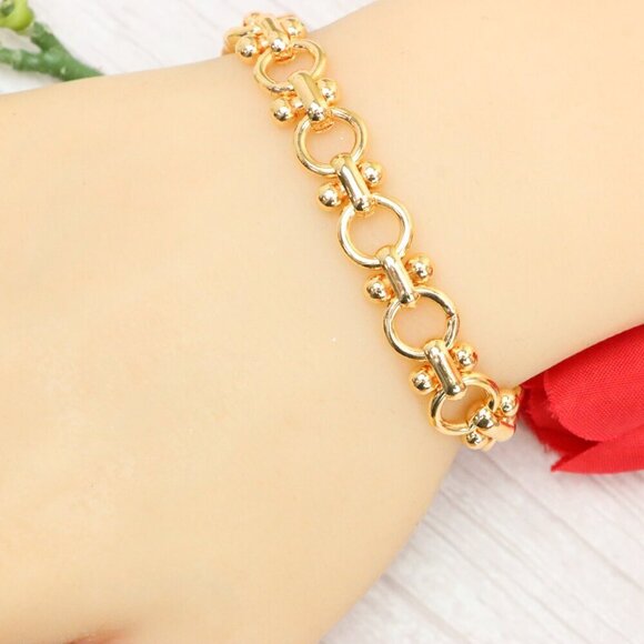 "Trendy Handmade Bracelet – A Thoughtful Gift for Girls & Women | UNVRC1608 - Picture 8 of 10